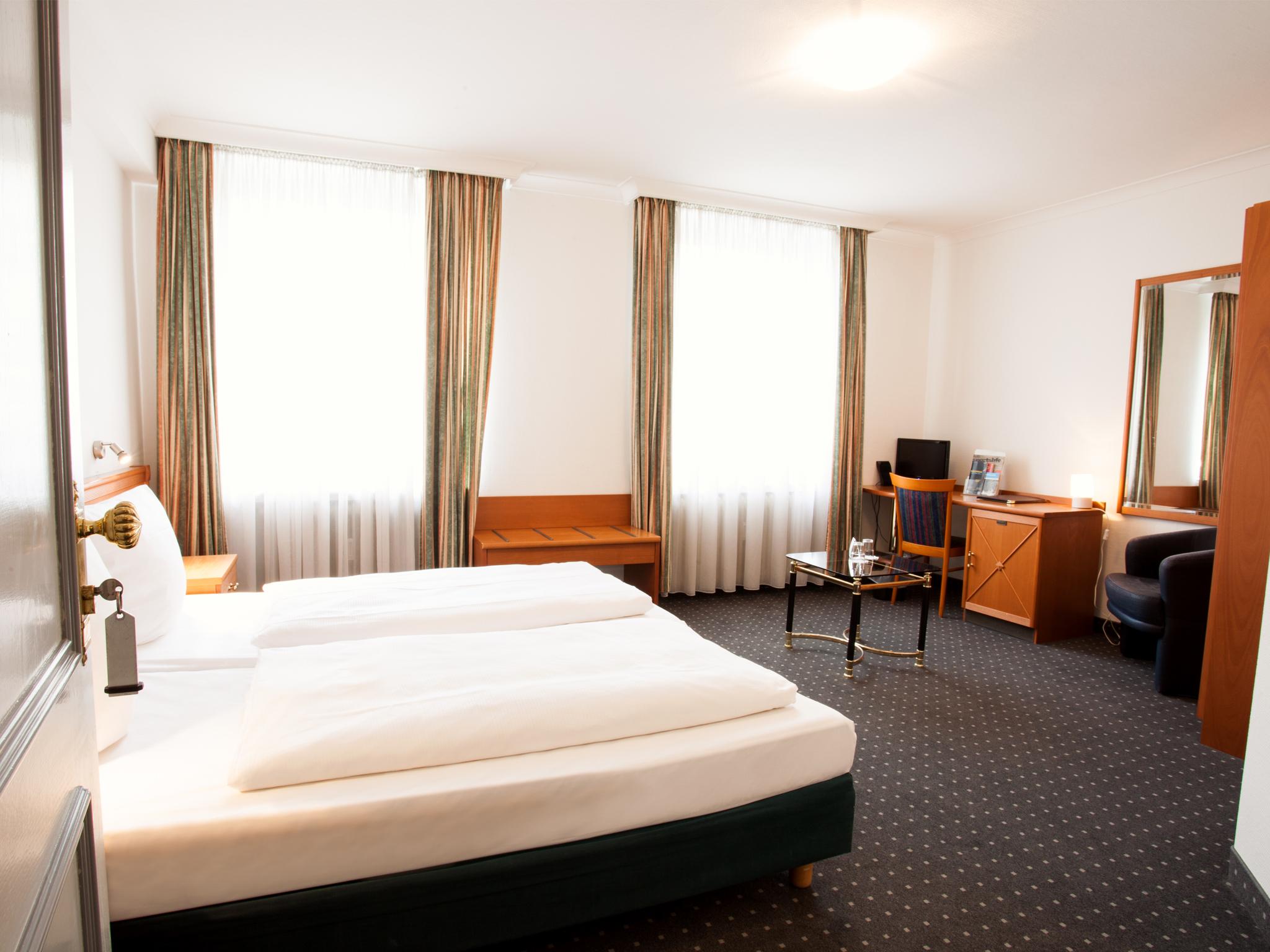 Ina Hotel Royal Koln Bagian luar foto