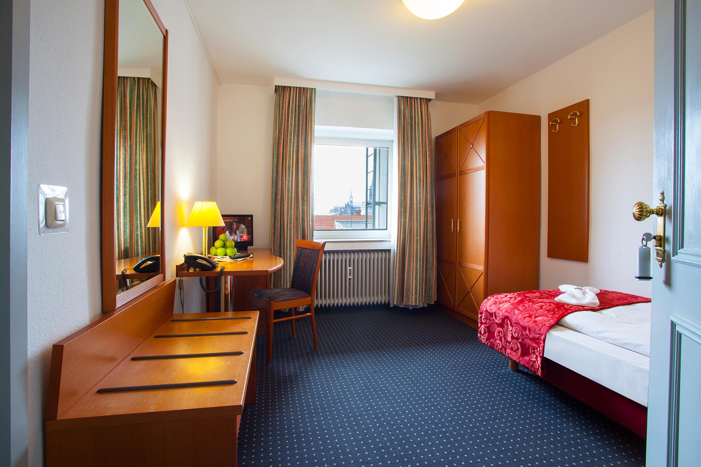 Ina Hotel Royal Koln Bagian luar foto