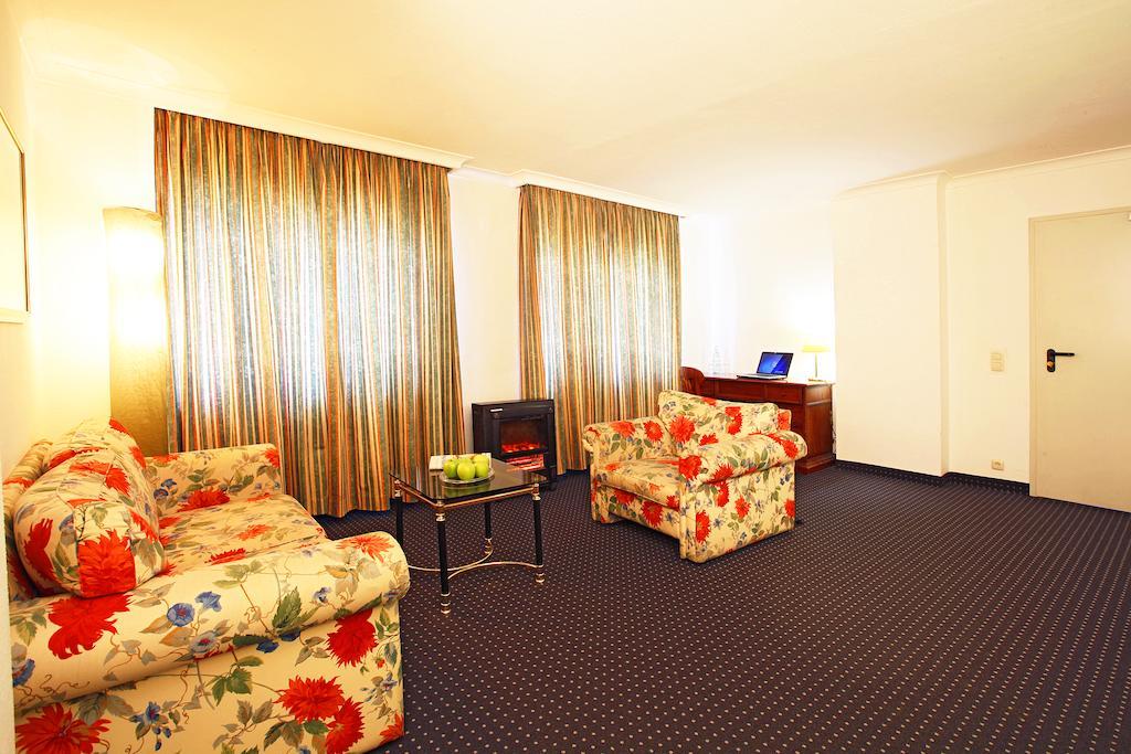 Ina Hotel Royal Koln Bagian luar foto