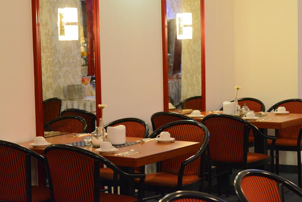 Ina Hotel Royal Koln Bagian luar foto